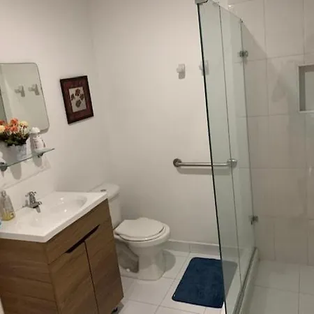 Apartamento Aparta-estudio Con Hermosa Vista Barrio Laguito