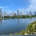 Aparta-estudio con hermosa vista Barrio Laguito