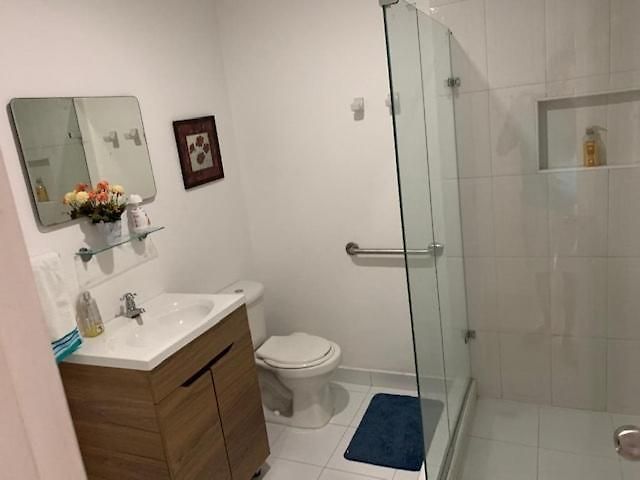 Apartamento Aparta-estudio Con Hermosa Vista Barrio Laguito